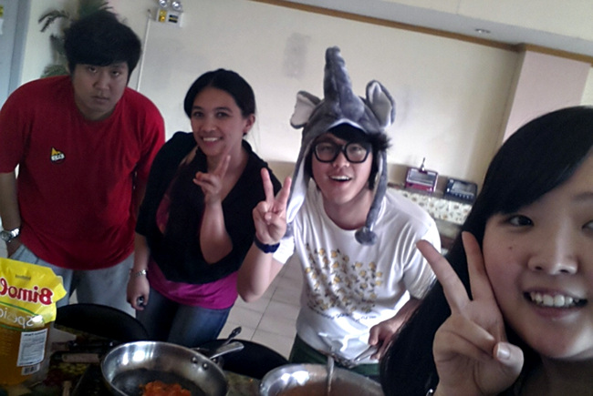 Cooking time with Teacher Rence and students Ho Sung, Chang Hun and So Yeon.  Students learned Adverbs of Sequence like first, 